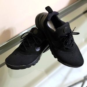 Nike Presto Black Size 6Y which is Women 7.5